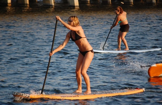 disfrutando de una excursion en sup